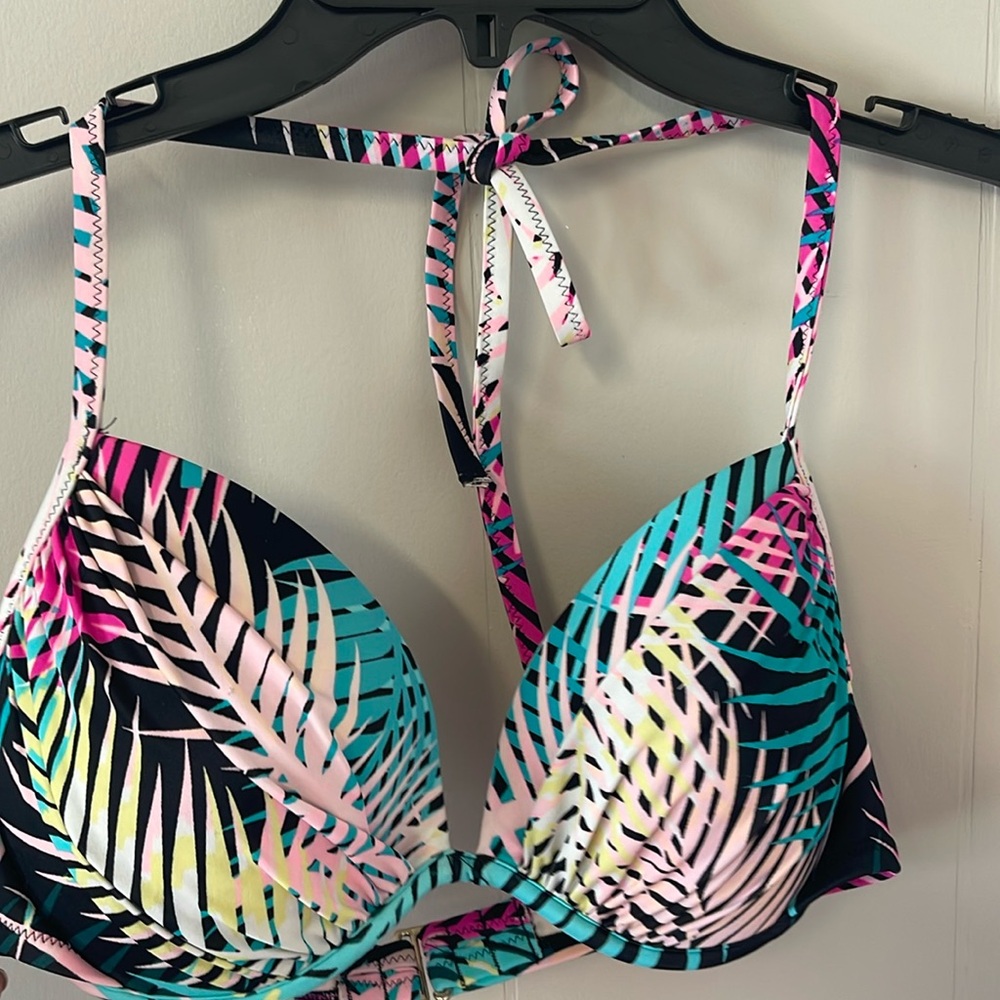 Women’s bikini tropical print
